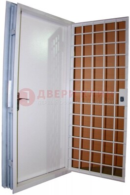 Белая стальная бронированная дверь с нитроэмалью ДБ-7 в Ивантеевке