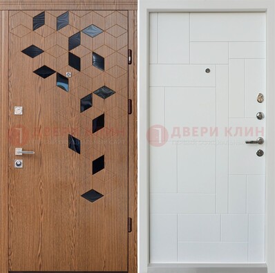 Коричневая металлическая дверь МДФ внутри белого цвета ДМ-256 в Ивантеевке