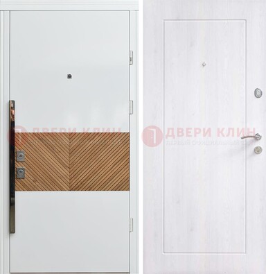 Белая железная дверь МДФ горизонтальной вставкой ДМ-265 в Ивантеевке