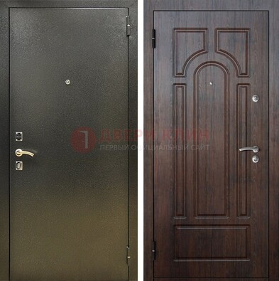 Железная темно-серая дверь с порошковым напылением и МДФ Тисненый орех ДП-275 в Ивантеевке