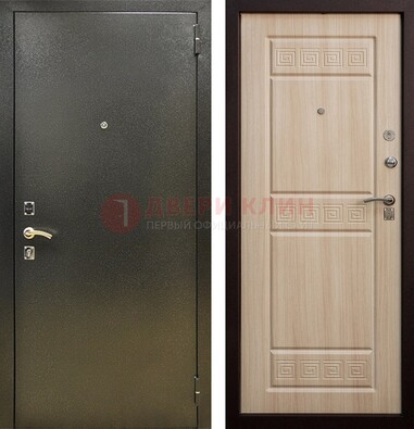 Железная темно-серая дверь с порошковым напылением и МДФ с резьбой ДП-276 в Ивантеевке