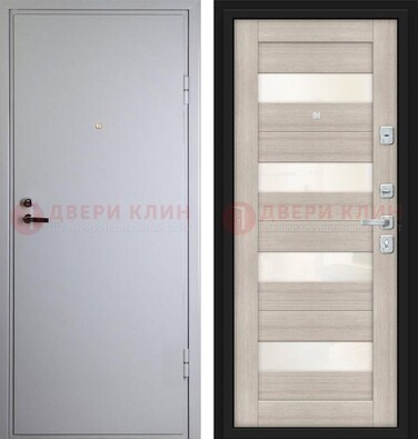 Белая железная дверь с порошковым напылением и стеклом ДП-308 в Ивантеевке