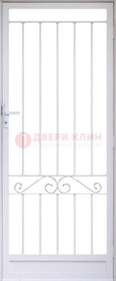 Белая стальная решетчатая дверь с волютами ДР-30 в Ивантеевке