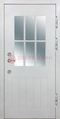 Белая уличная дверь со стеклом ДС-30 в Ивантеевке