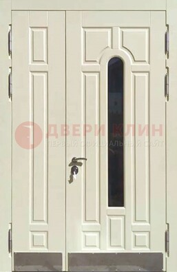 Белая двухстворчатая металлическая дверь со стеклом ДС-71 в Ивантеевке