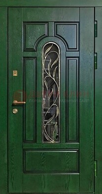 Зеленая железная дверь со стеклом и ковкой ДСК-111 в Воскресенске