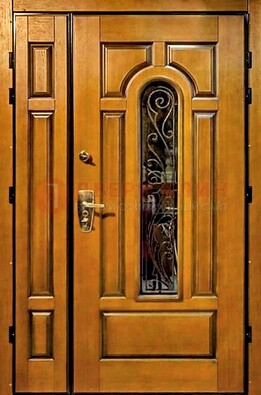 Распашная металлическая дверь со стеклом и ковкой для дома ДСК-152 в Ивантеевке