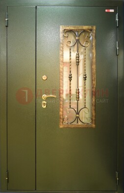 Стальная дверь со стеклом и ковкой ДСК-29 для квартиры в Ивантеевке
