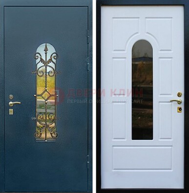 Входная дверь Дверь со стеклом и ковкой ДСК-71 для кирпичного дома в Ивантеевке