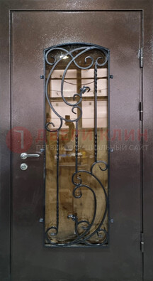 Металлическая дверь со стеклом и ковкой ДСК-95 для магазина в Орле