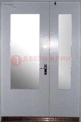 Белая  тамбурная дверь со стеклянными вставками ДТМ-18 в Ивантеевке