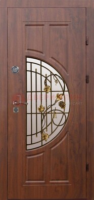 Стальная коричневая дверь с виноритом и ковкой ДВТ-82 в Ивантеевке
