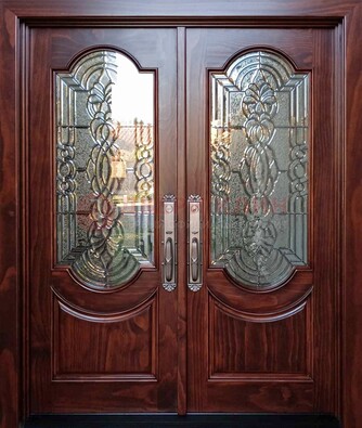 Классическая железная дверь с массивом дуба для входа ВЖ-23 в Ивантеевке